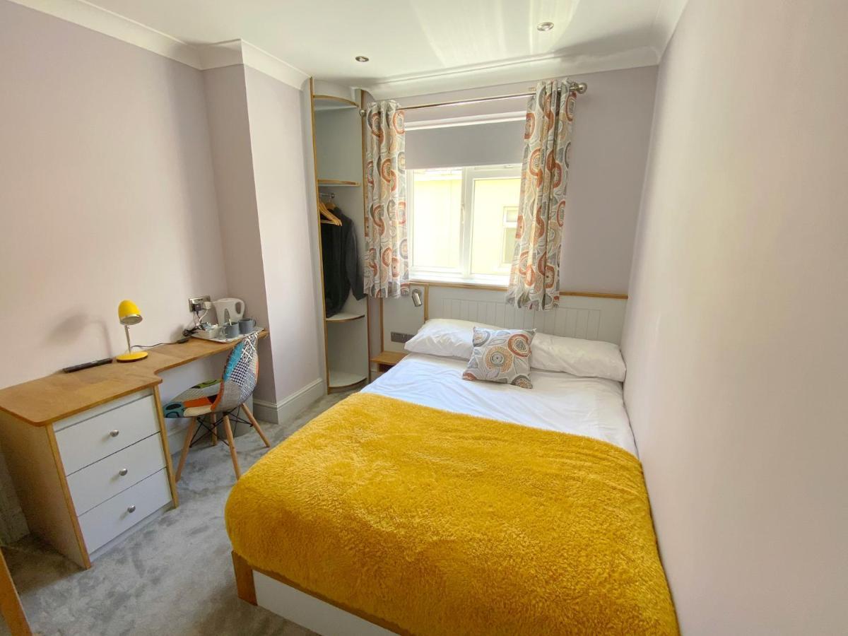 Orchard House Bed & Breakfast Суиндън Екстериор снимка